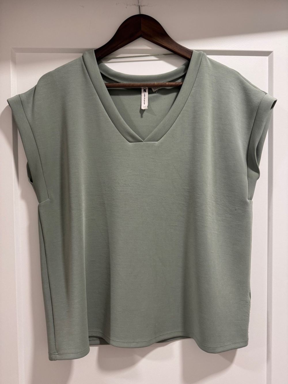 Cable & Gauge Sage Green V-Neck Sleeveless Tank Top